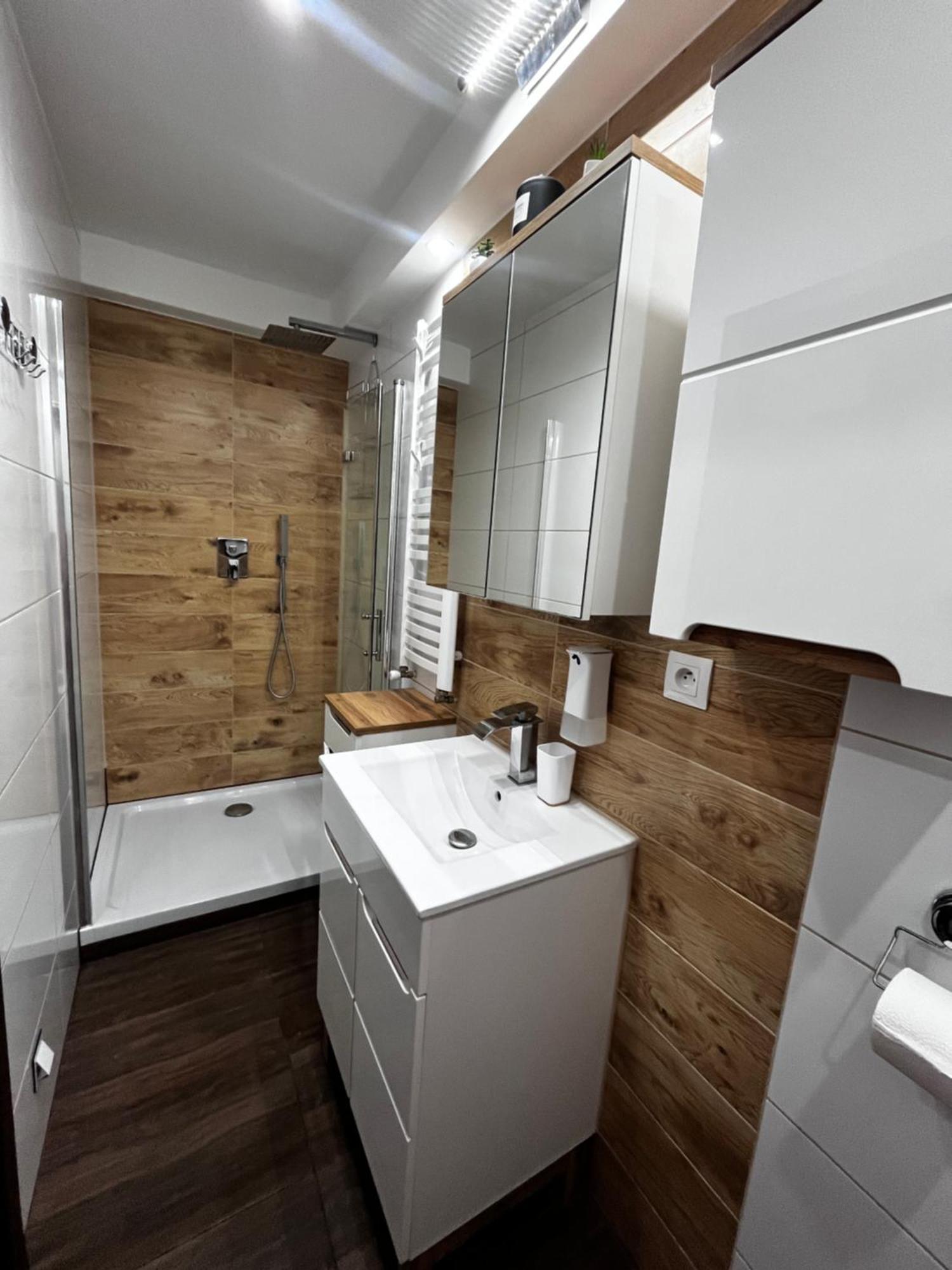 זיילונה גאורה Apartament Crooked Stairs מראה חיצוני תמונה
